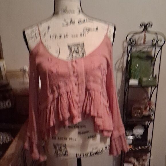 Free People VINTAGE Pink Embroidered Cold Shoulder Crop Top Size XS - Picture 8 of 14